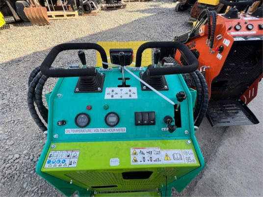 Smykem řízený nakladač pásový Fabrication artisanale CK360: obrázek 8