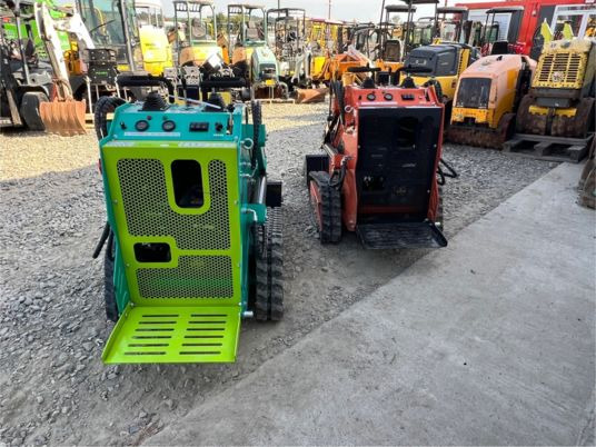 Smykem řízený nakladač pásový Fabrication artisanale CK360: obrázek 7