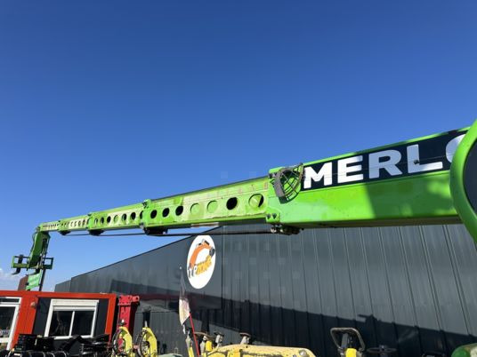 Merlo ROTO 40.26 MCSS à 99500 € HT - Teleskopický manipulátor: obrázek 2 Merlo ROTO 40.26 MCSS à 99500 € HT - Teleskopický manipulátor: obrázek 2