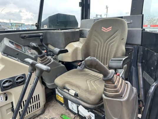 Pásové rýpadlo Yanmar VIO80-1A à 37500 euros HT: obrázek 7