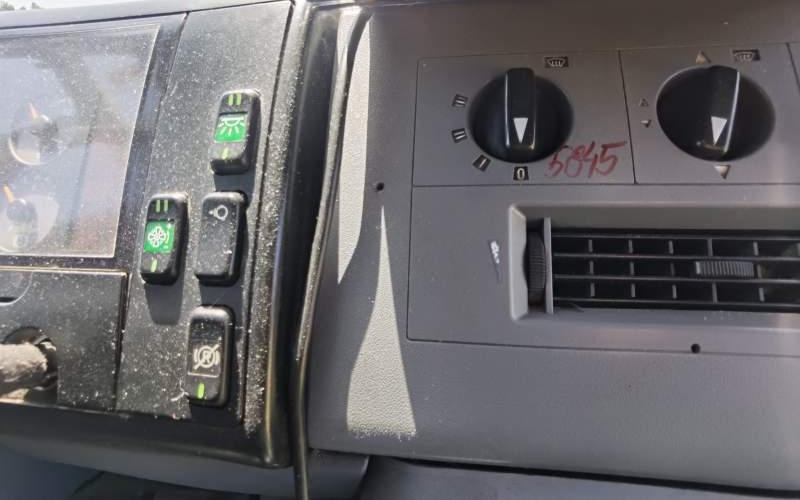 Autobus příměstský Mercedes-Benz Vario 814D 38+12: obrázek 9