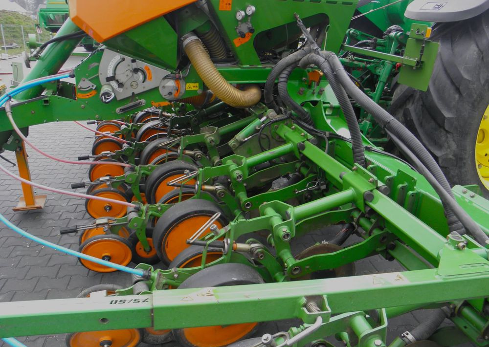 Amazone EDX 6000-2C Xpress 8 rzedowy, Nie Malowany, Stan Bardzo Dobry - Secí stroj: obrázek 3 Amazone EDX 6000-2C Xpress 8 rzedowy, Nie Malowany, Stan Bardzo Dobry - Secí stroj: obrázek 3