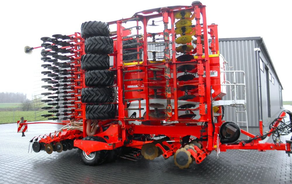 Pottinger Terrasem C9 Artis 2014 Rok, Nowe Elementy Robocze, Nie Malowany, Stan Idealny - Secí stroj: obrázek 3 Pottinger Terrasem C9 Artis 2014 Rok, Nowe Elementy Robocze, Nie Malowany, Stan Idealny - Secí stroj: obrázek 3