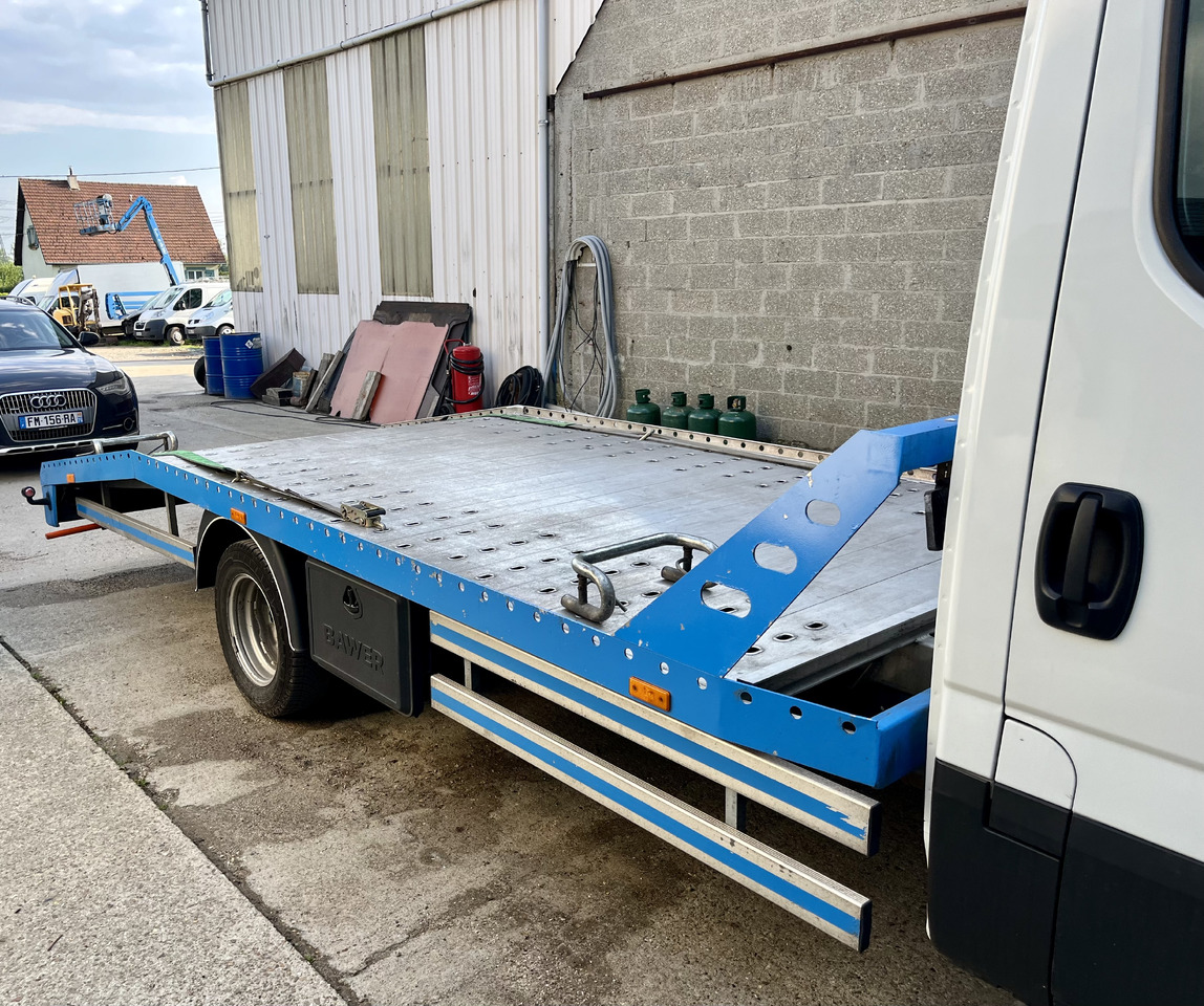 Iveco Daily 35-180 plateau dépannage dépanneuse porte voiture - Dodávka valník: obrázek 4 Iveco Daily 35-180 plateau dépannage dépanneuse porte voiture - Dodávka valník: obrázek 4