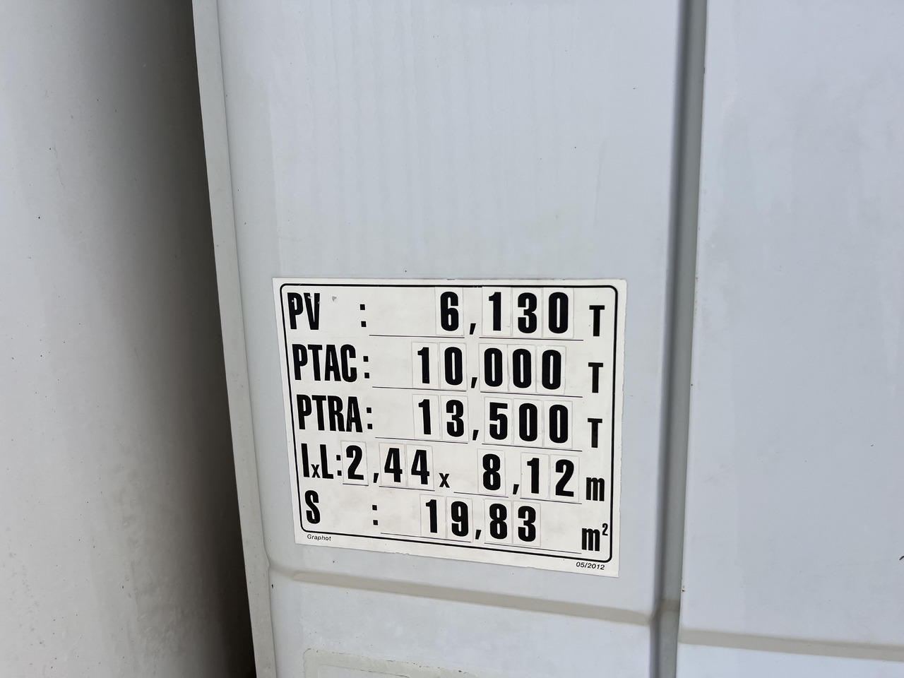 Skříňový nákladní auto Iveco Eurocargo 100E22 caisse double cabine 7 places: obrázek 10