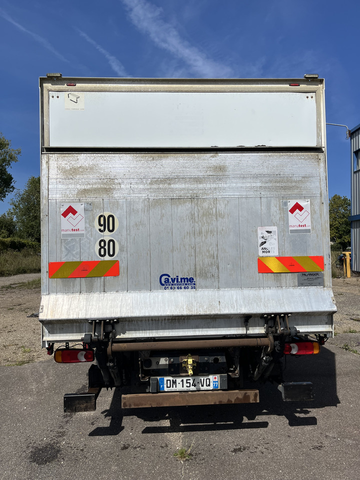 Skříňový nákladní auto Iveco Eurocargo 100E22 caisse double cabine 7 places: obrázek 14