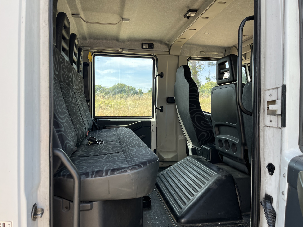 Iveco Eurocargo 100E22 caisse double cabine 7 places - Skříňový nákladní auto: obrázek 5 Iveco Eurocargo 100E22 caisse double cabine 7 places - Skříňový nákladní auto: obrázek 5