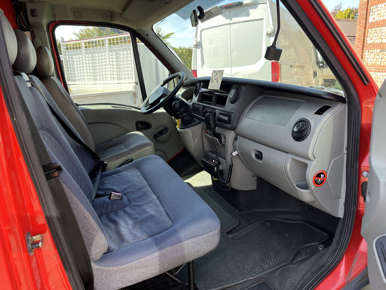 RENAULT Master 2L5 dci120cv - Pohotovostní vůz: obrázek 3 RENAULT Master 2L5 dci120cv - Pohotovostní vůz: obrázek 3