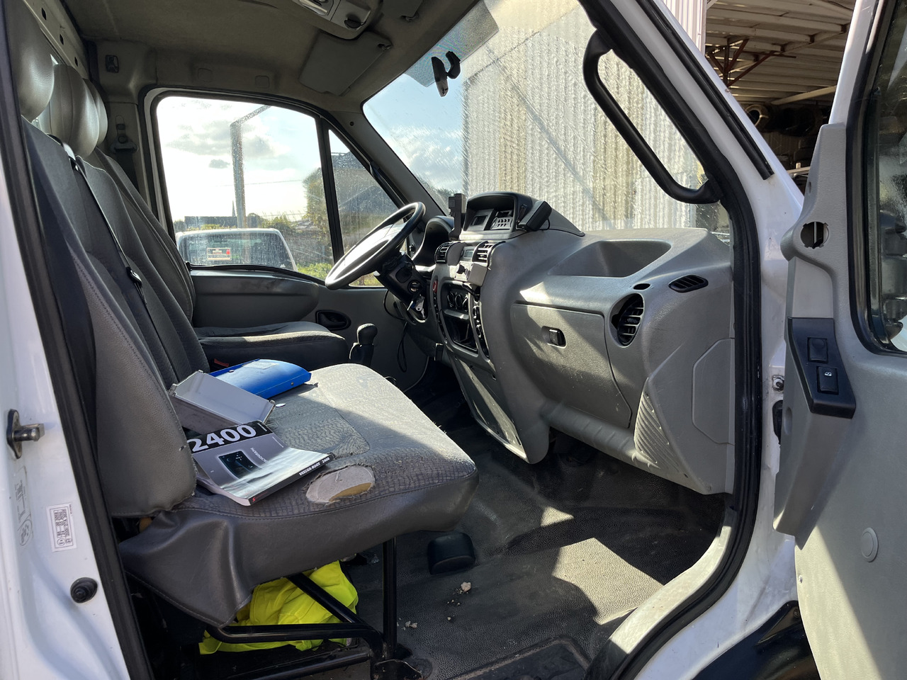 Renault Mascott 2L8 dci 130cv plateau hayon - Nákladní automobil valníkový/ Plošinový: obrázek 4 Renault Mascott 2L8 dci 130cv plateau hayon - Nákladní automobil valníkový/ Plošinový: obrázek 4
