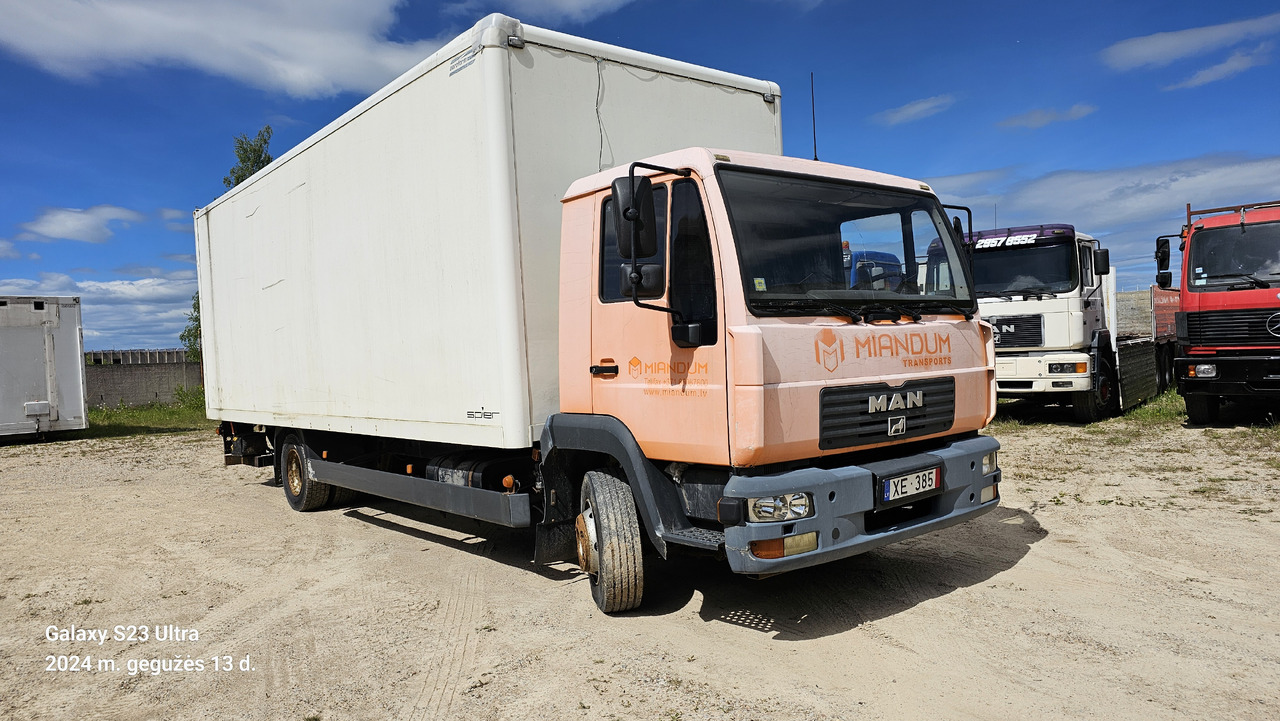 MAN 12.220 - Izotermický nákladní automobil: obrázek 2 MAN 12.220 - Izotermický nákladní automobil: obrázek 2
