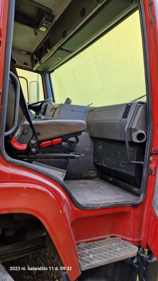 Sklápěč VOLVO FL 10 8x4: obrázek 14