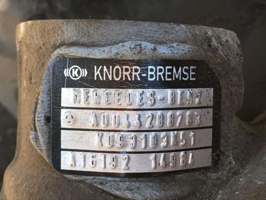 Mercedes-Benz Bremssattel K003800 Citaro Actros MP3 MP2 Axor Knorr SB7 SN7 A0044 - Brzdový třmen pro Autobus: obrázek 2 Mercedes-Benz Bremssattel K003800 Citaro Actros MP3 MP2 Axor Knorr SB7 SN7 A0044 - Brzdový třmen pro Autobus: obrázek 2