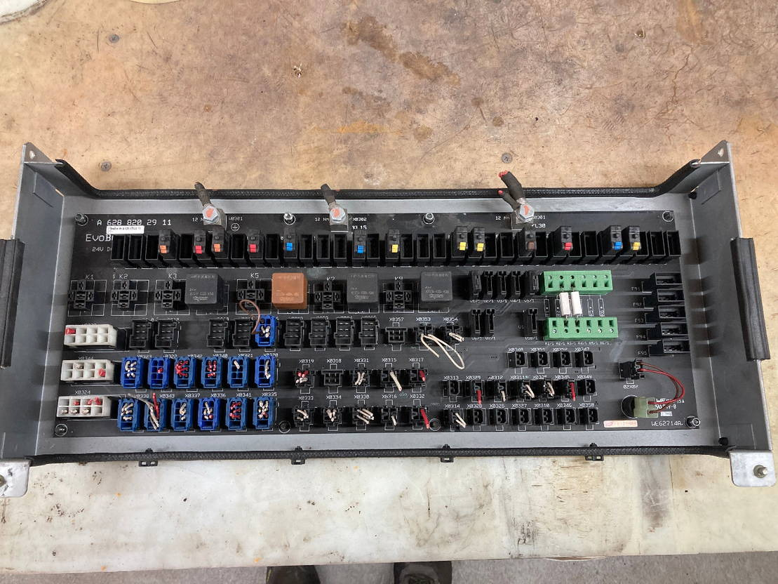 Mercedes-Benz Platine Mercedes Citaro Sicherung A6288203111 A6288202911 - Elektrický systém pro Autobus: obrázek 1 Mercedes-Benz Platine Mercedes Citaro Sicherung A6288203111 A6288202911 - Elektrický systém pro Autobus: obrázek 1