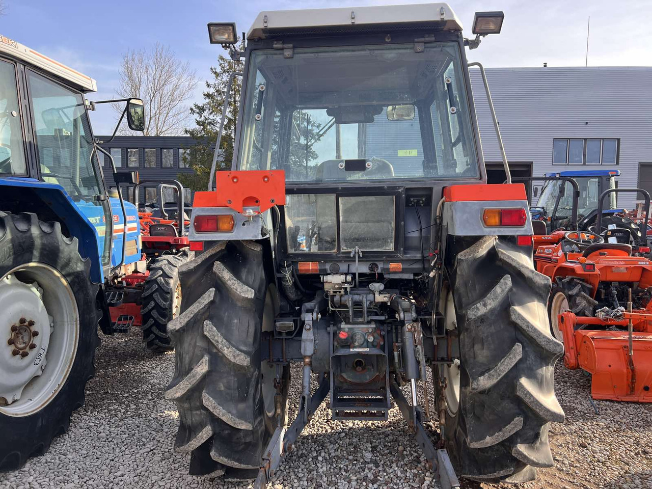 Kubota M1-65 - Traktor: obrázek 3 Kubota M1-65 - Traktor: obrázek 3