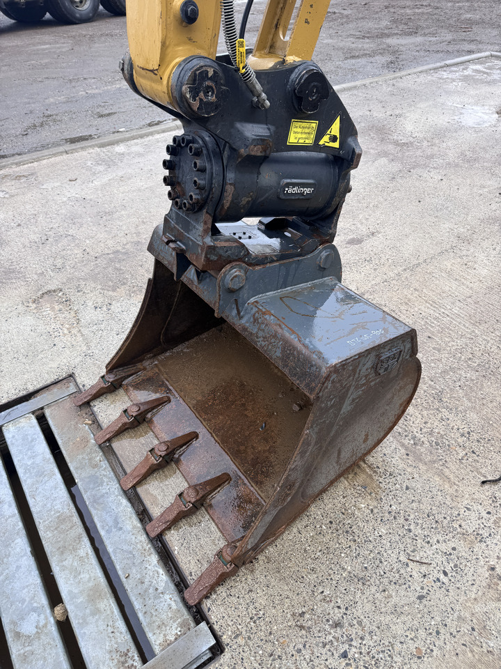 Mini rýpadlo CATERPILLAR 306 CR: obrázek 10 Mini rýpadlo CATERPILLAR 306 CR: obrázek 10