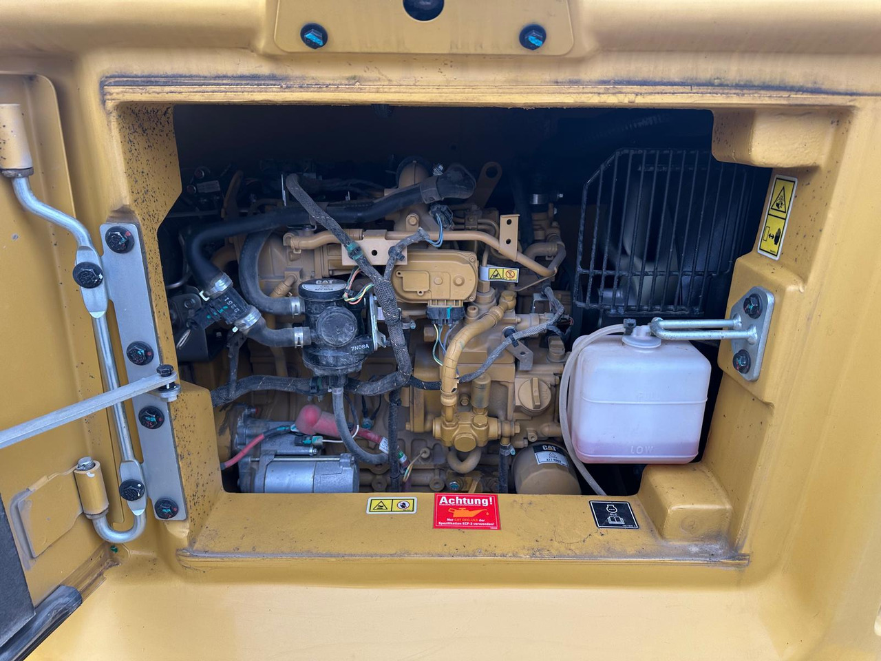 Mini rýpadlo CATERPILLAR 306 CR: obrázek 11 Mini rýpadlo CATERPILLAR 306 CR: obrázek 11