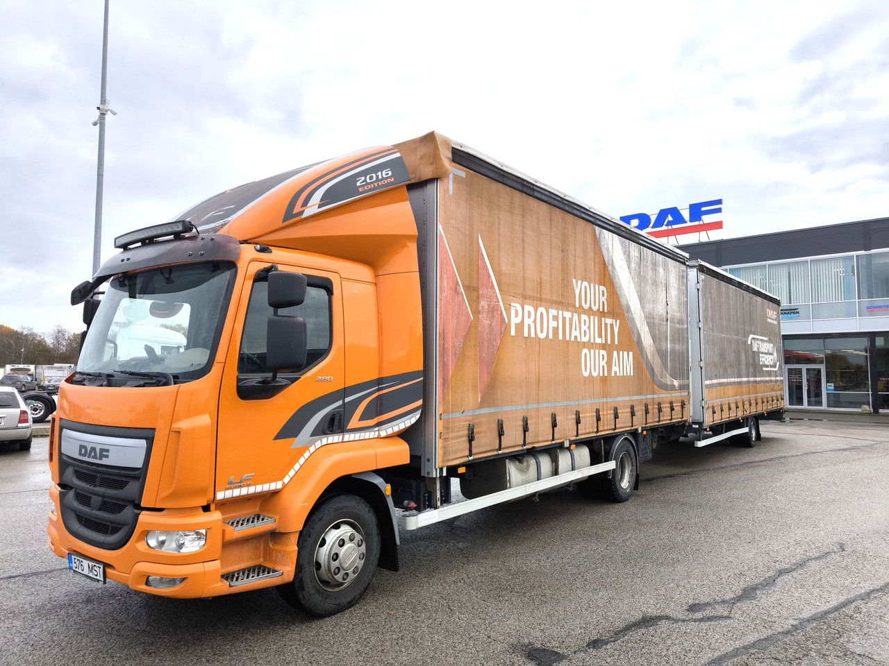 DAF LF 280 FA - Plachtový nákladní auto: obrázek 1 DAF LF 280 FA - Plachtový nákladní auto: obrázek 1