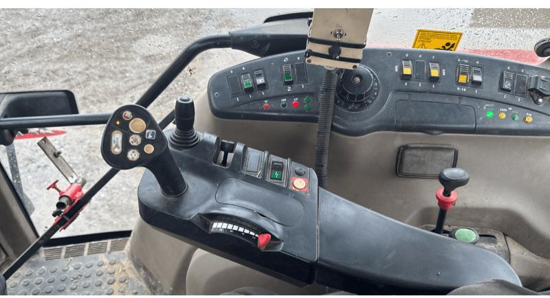 Traktor CASE-IH CVX150: obrázek 8