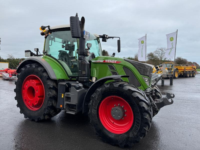 FENDT 724 PROFI PLUS - Traktor: obrázek 3 FENDT 724 PROFI PLUS - Traktor: obrázek 3