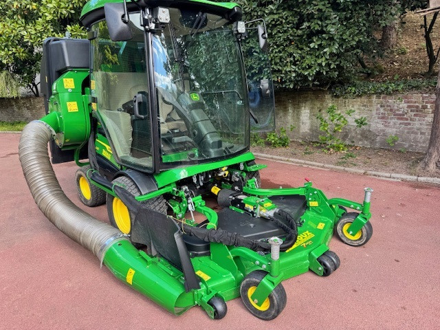 JOHN DEERE 1585 - Sekačka na trávu: obrázek 1 JOHN DEERE 1585 - Sekačka na trávu: obrázek 1