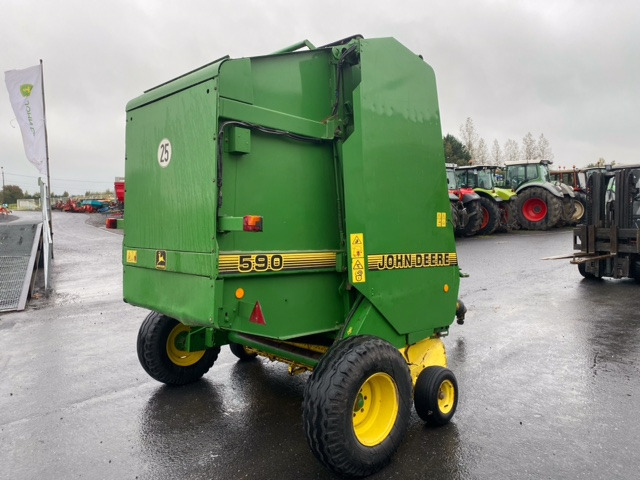 JOHN DEERE 590 - Lis na válcové balíky: obrázek 4 JOHN DEERE 590 - Lis na válcové balíky: obrázek 4