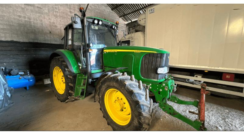 JOHN DEERE 6520 - Traktor: obrázek 1 JOHN DEERE 6520 - Traktor: obrázek 1