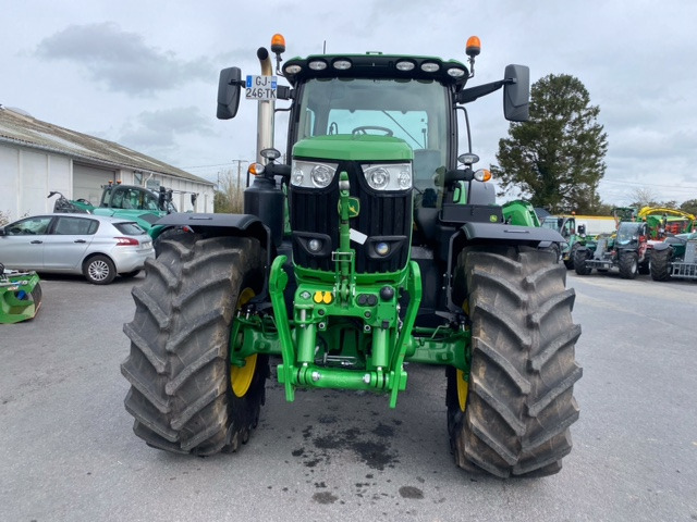 JOHN DEERE 6R215 - Traktor: obrázek 2 JOHN DEERE 6R215 - Traktor: obrázek 2