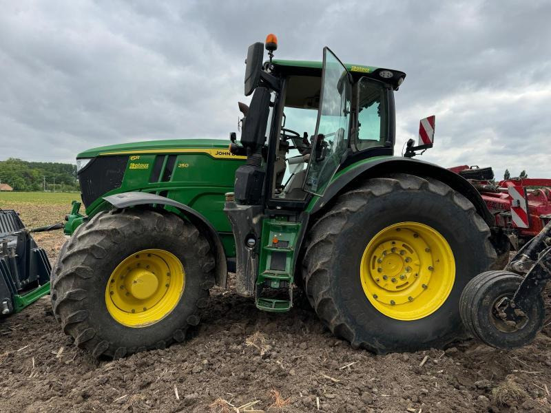 JOHN DEERE 6R250 - Traktor: obrázek 2 JOHN DEERE 6R250 - Traktor: obrázek 2