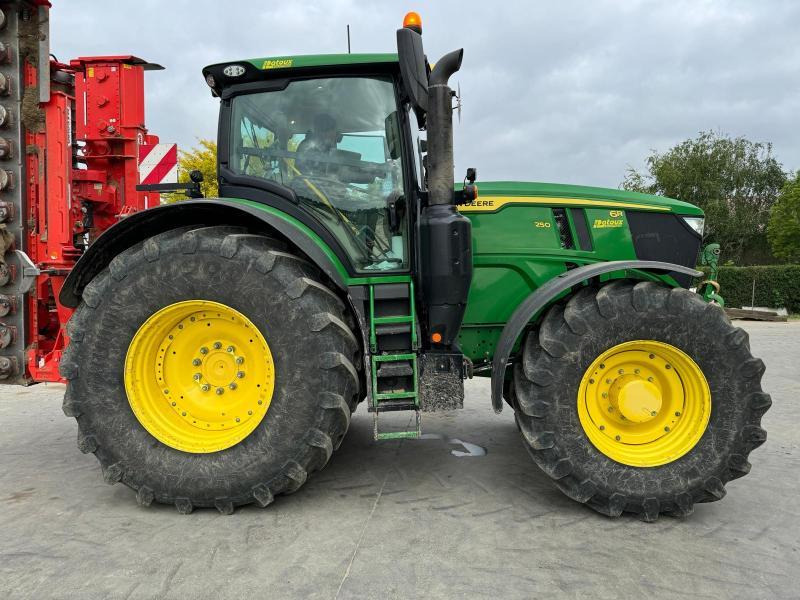 JOHN DEERE 6R250 - Traktor: obrázek 3 JOHN DEERE 6R250 - Traktor: obrázek 3