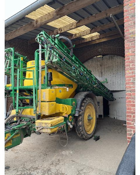 JOHN DEERE 832I - Tažený postřikovač: obrázek 1 JOHN DEERE 832I - Tažený postřikovač: obrázek 1