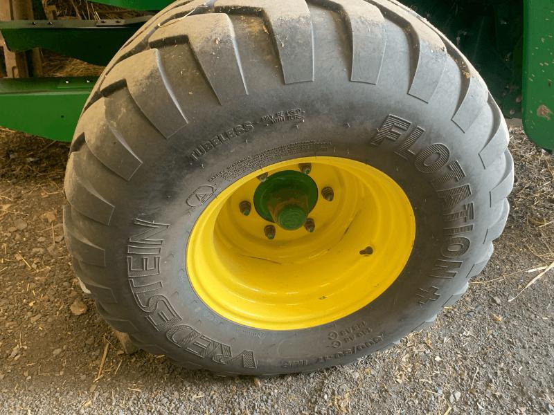 JOHN DEERE V461M - Lis na válcové balíky: obrázek 5 JOHN DEERE V461M - Lis na válcové balíky: obrázek 5