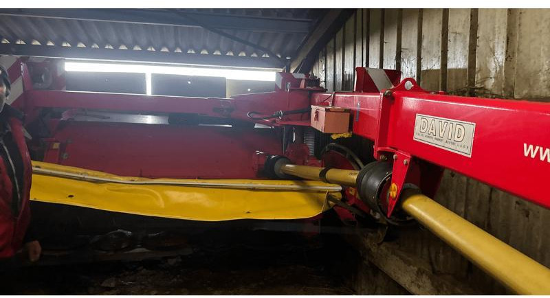 POTTINGER NOVACAT 320 - Žací stroj: obrázek 1 POTTINGER NOVACAT 320 - Žací stroj: obrázek 1