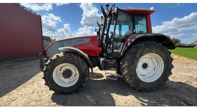 VALTRA T160 - Traktor: obrázek 1 VALTRA T160 - Traktor: obrázek 1
