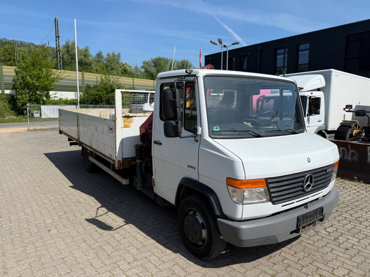 Mercedes-Benz 816 D - Dodávka valník: obrázek 2 Mercedes-Benz 816 D - Dodávka valník: obrázek 2