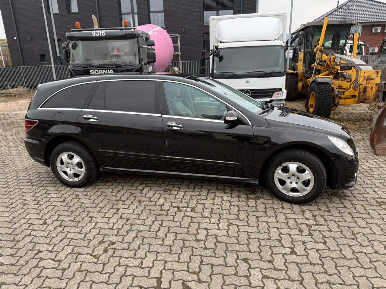 Mercedes-Benz R - SUV: obrázek 4 Mercedes-Benz R - SUV: obrázek 4