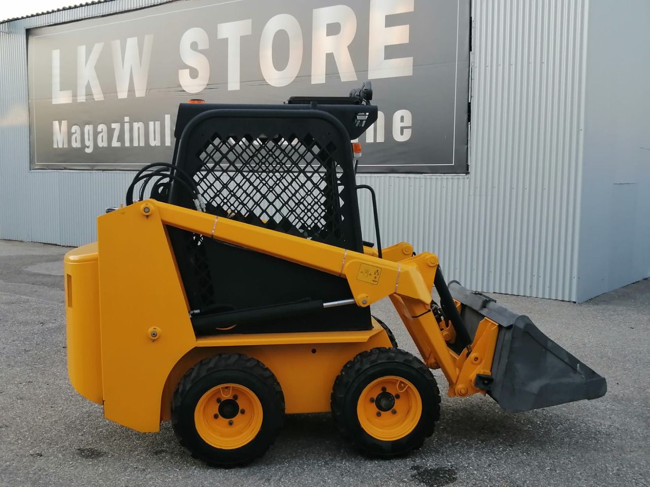 Bobcat Front Loader Ram Italia FM 120 – Hammer Installation - Smykový nakladač: obrázek 2 Bobcat Front Loader Ram Italia FM 120 – Hammer Installation - Smykový nakladač: obrázek 2