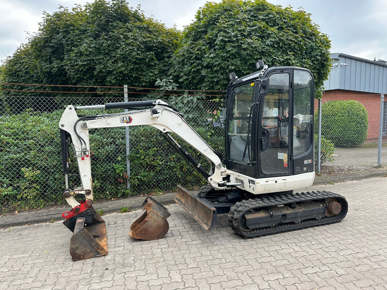 CAT 302.7 DCR Mini excavator, 2 Buckets, TOP !!! - Mini rýpadlo: obrázek 1 CAT 302.7 DCR Mini excavator, 2 Buckets, TOP !!! - Mini rýpadlo: obrázek 1