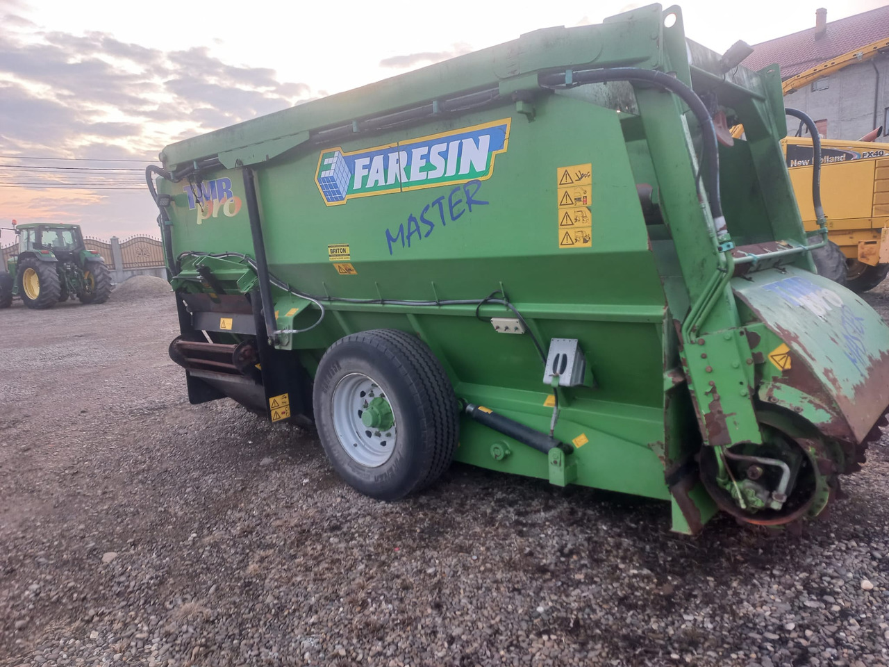 FARESIN TMR 1200 TEHNOLOGICAL TRAILER - Krmný míchací vůz: obrázek 4 FARESIN TMR 1200 TEHNOLOGICAL TRAILER - Krmný míchací vůz: obrázek 4