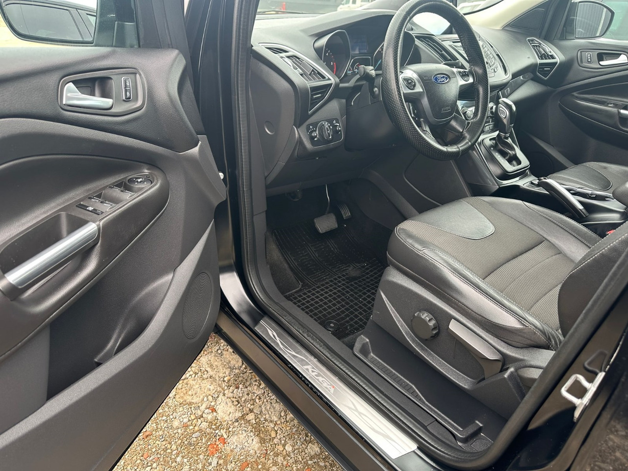 FORD KUGA TITANIUM - SUV: obrázek 3 FORD KUGA TITANIUM - SUV: obrázek 3