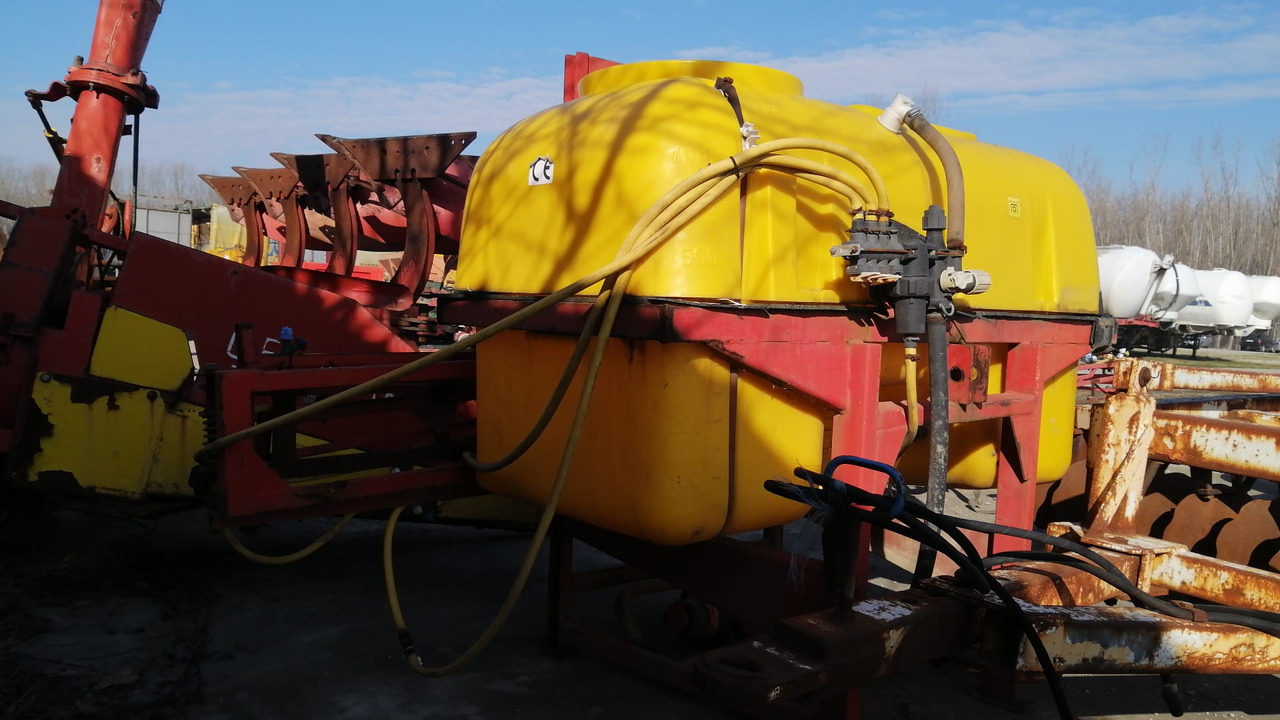 Herbicide Worn /Sprayer 800 l 12m - Nesený postřikovač: obrázek 4 Herbicide Worn /Sprayer 800 l 12m - Nesený postřikovač: obrázek 4
