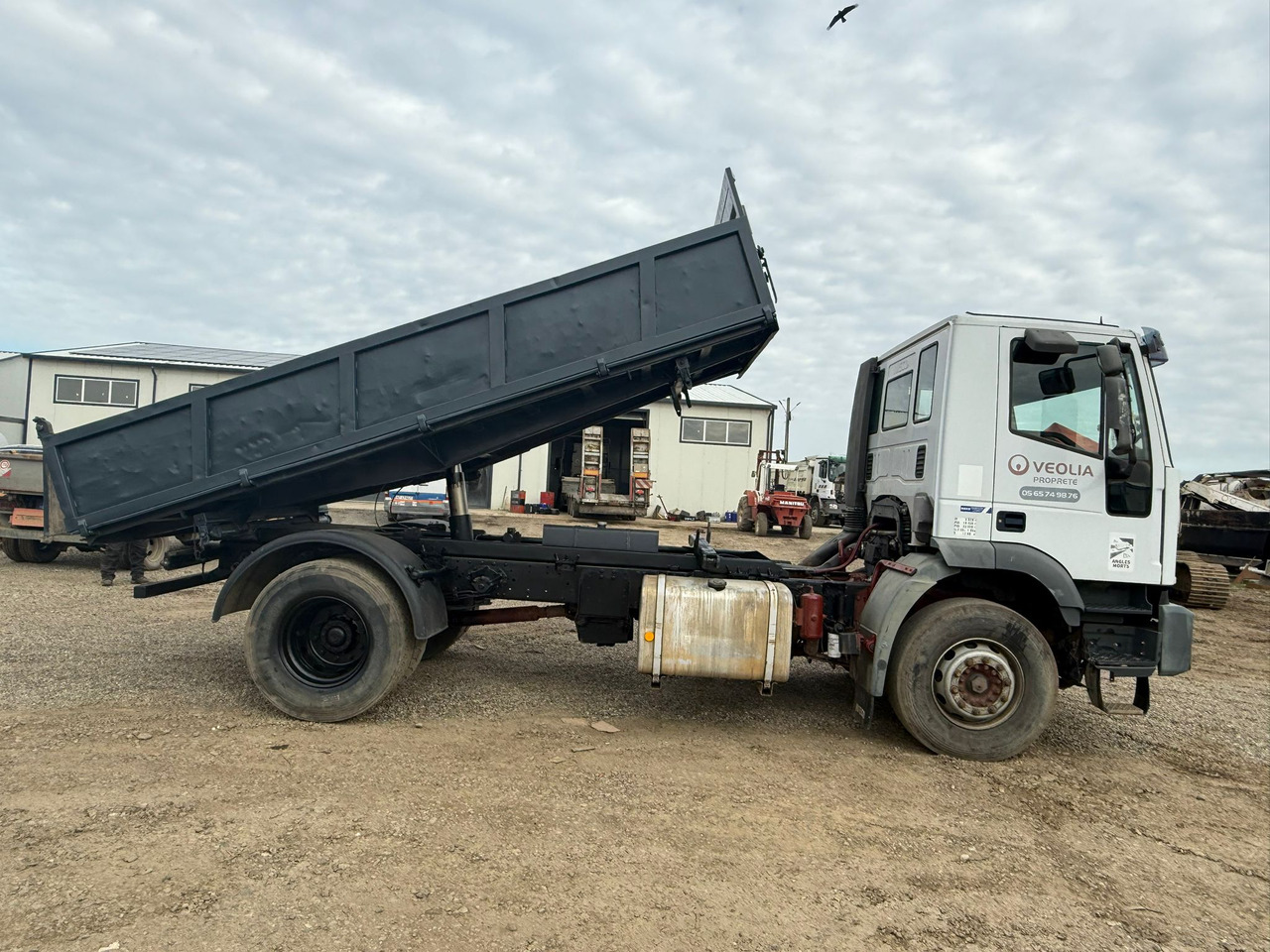 IVECO EUROTRAKKER TIPPER - Sklápěč: obrázek 2 IVECO EUROTRAKKER TIPPER - Sklápěč: obrázek 2