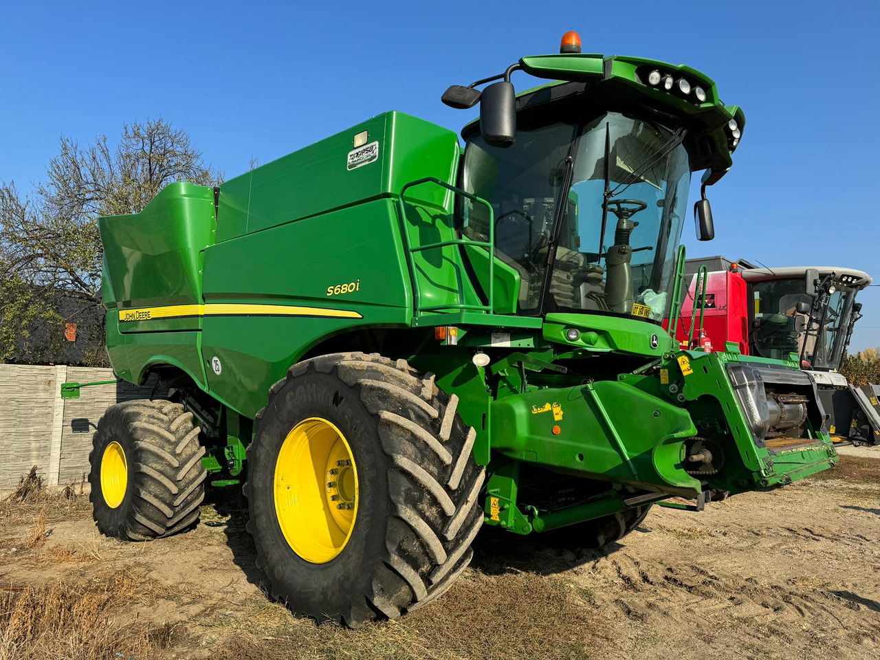 John Deere S680i combine + 635X Header + Zurn trailer - Sklízecí mlátička: obrázek 1 John Deere S680i combine + 635X Header + Zurn trailer - Sklízecí mlátička: obrázek 1