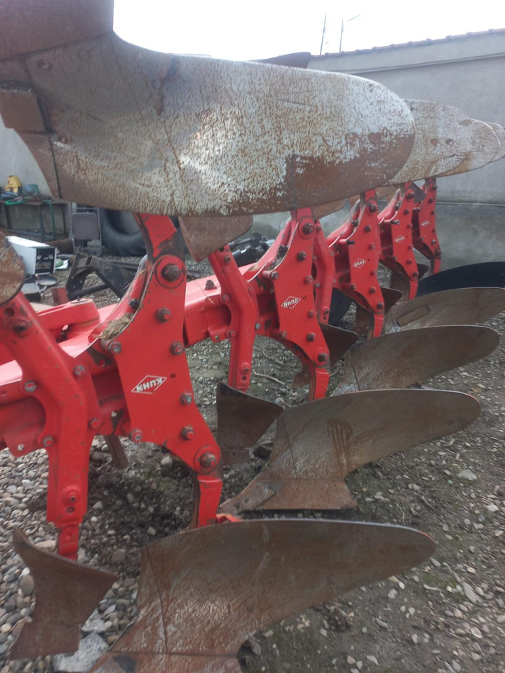 KUHN MM 151.5E.T Plow - Pluh: obrázek 3 KUHN MM 151.5E.T Plow - Pluh: obrázek 3
