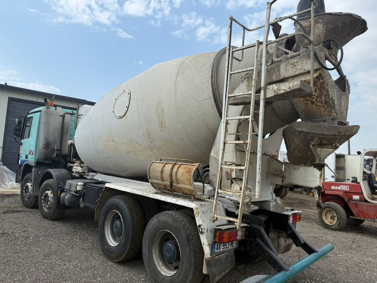 MERCEDES BENZ 3241 CONCRETE MIXER - Autodomíchávač: obrázek 4 MERCEDES BENZ 3241 CONCRETE MIXER - Autodomíchávač: obrázek 4