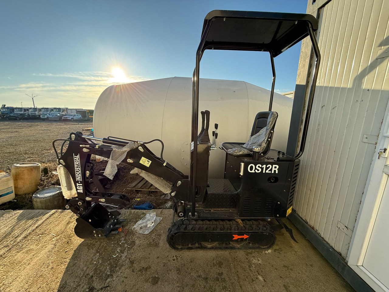 MINIEXCAVATOR JPC H10 - Mini rýpadlo: obrázek 3 MINIEXCAVATOR JPC H10 - Mini rýpadlo: obrázek 3