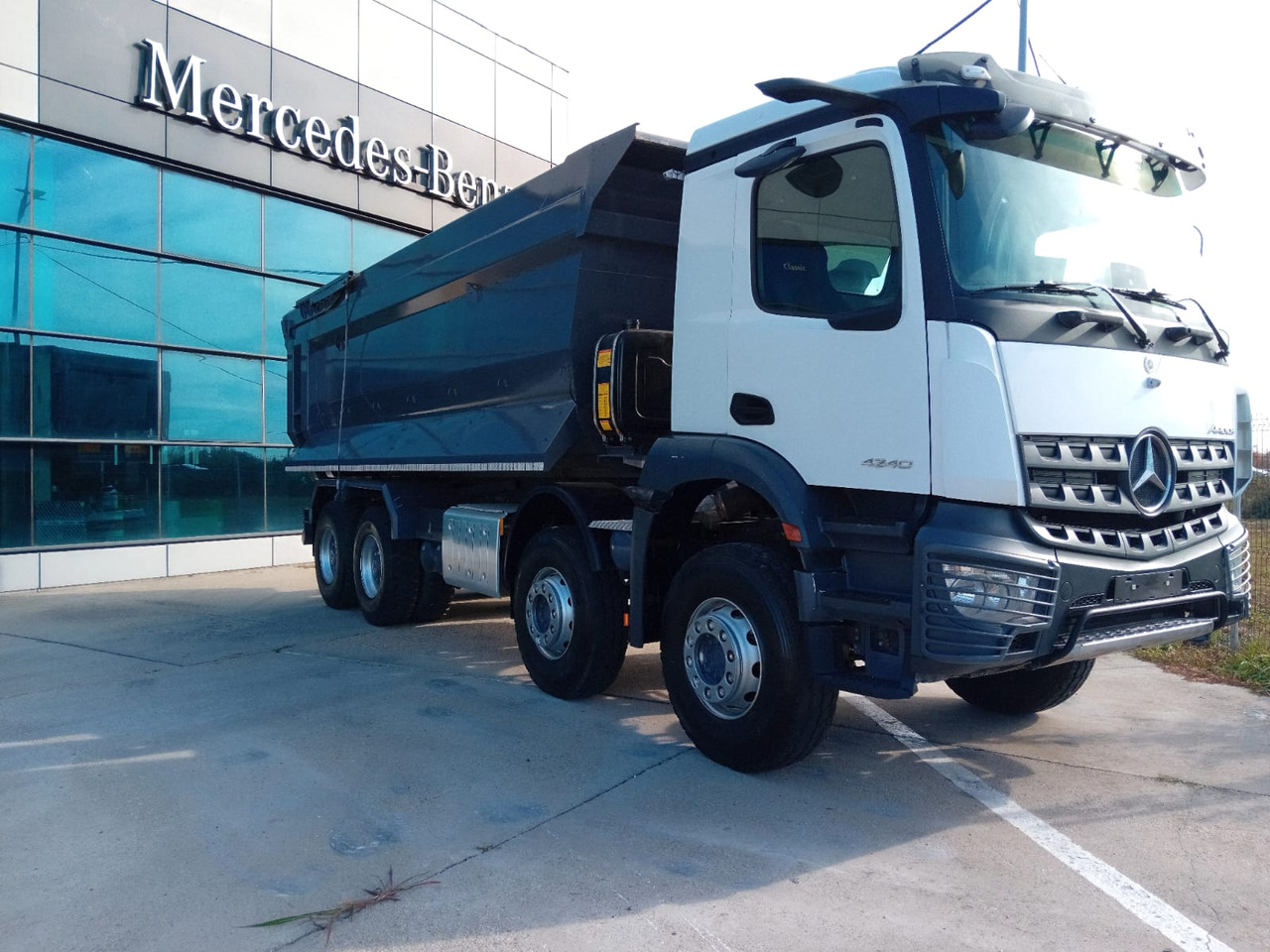 Mercedes-Benz Arocs 42.40 8×4 Basculanta/Tipper/Kipper Heavy Duty, TOP !!! - Sklápěč: obrázek 2 Mercedes-Benz Arocs 42.40 8×4 Basculanta/Tipper/Kipper Heavy Duty, TOP !!! - Sklápěč: obrázek 2