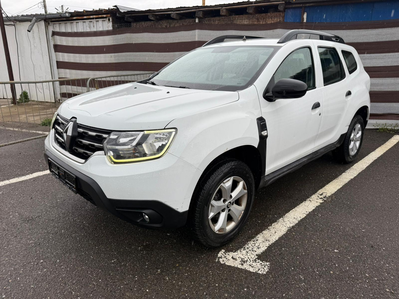 RENAULT DUSTER 4X4 - SUV: obrázek 3 RENAULT DUSTER 4X4 - SUV: obrázek 3