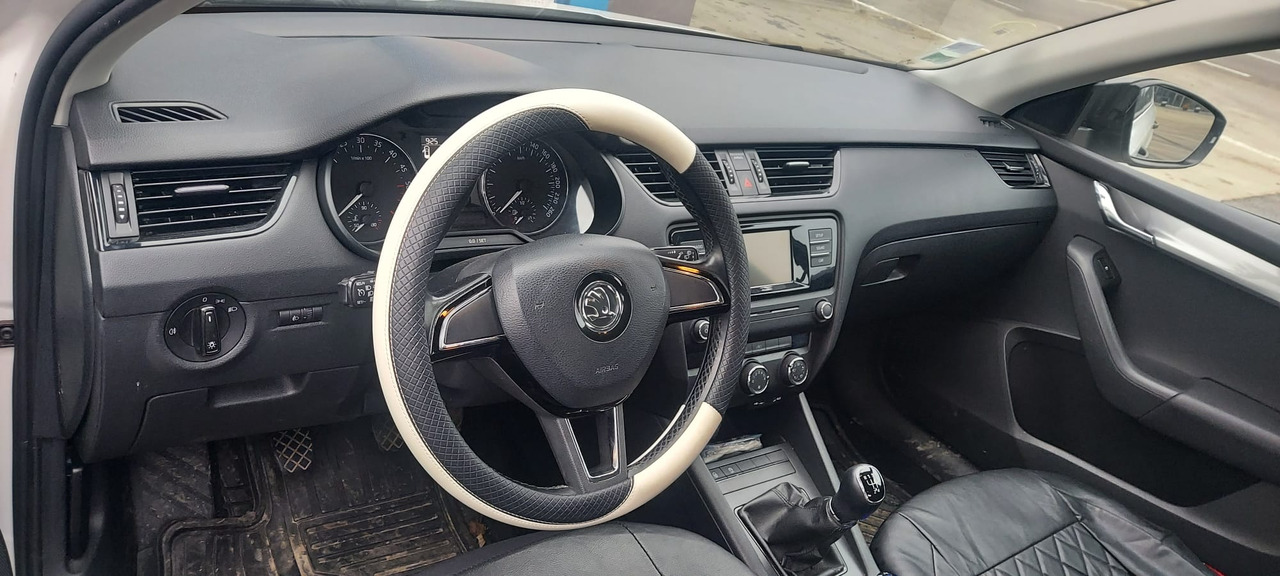 SKODA OCTAVIA - Sedan: obrázek 2 SKODA OCTAVIA - Sedan: obrázek 2