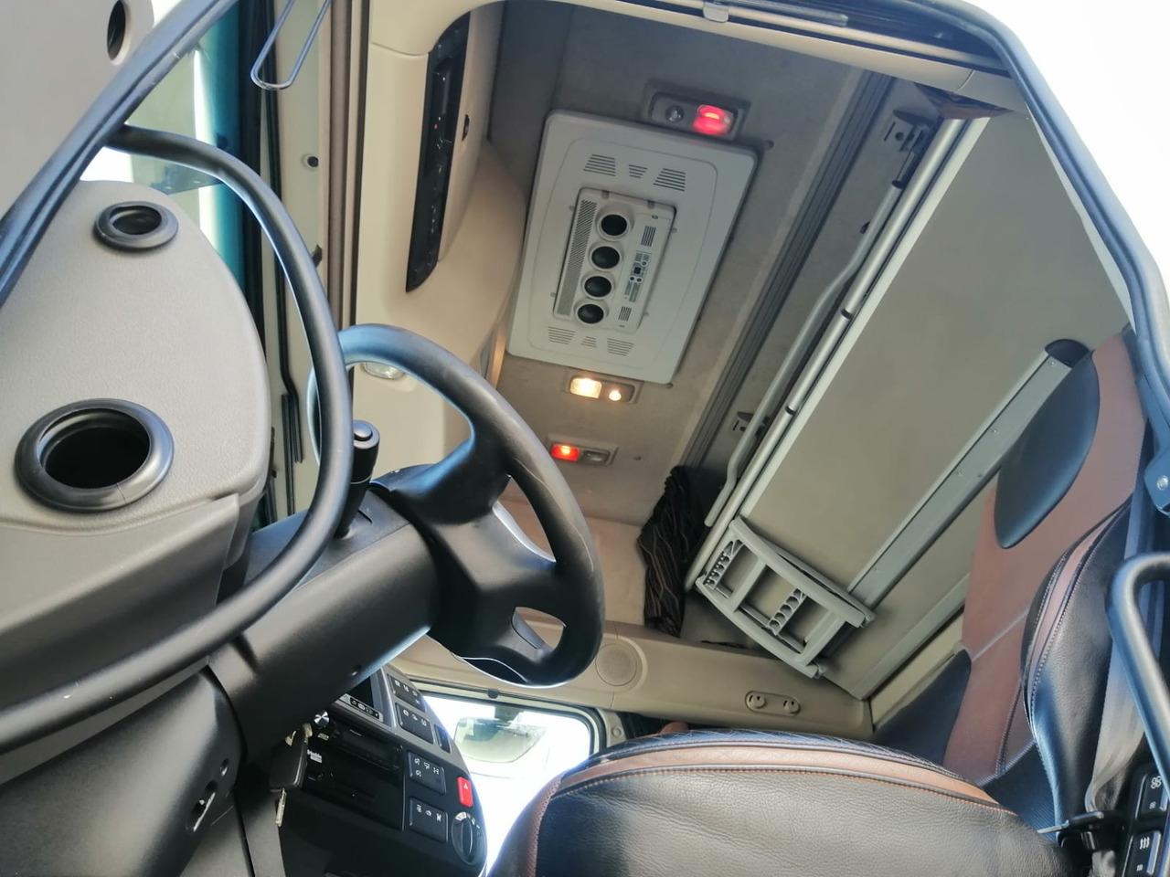 Tahač DAF XF 106.480 Super Space Cab: obrázek 8