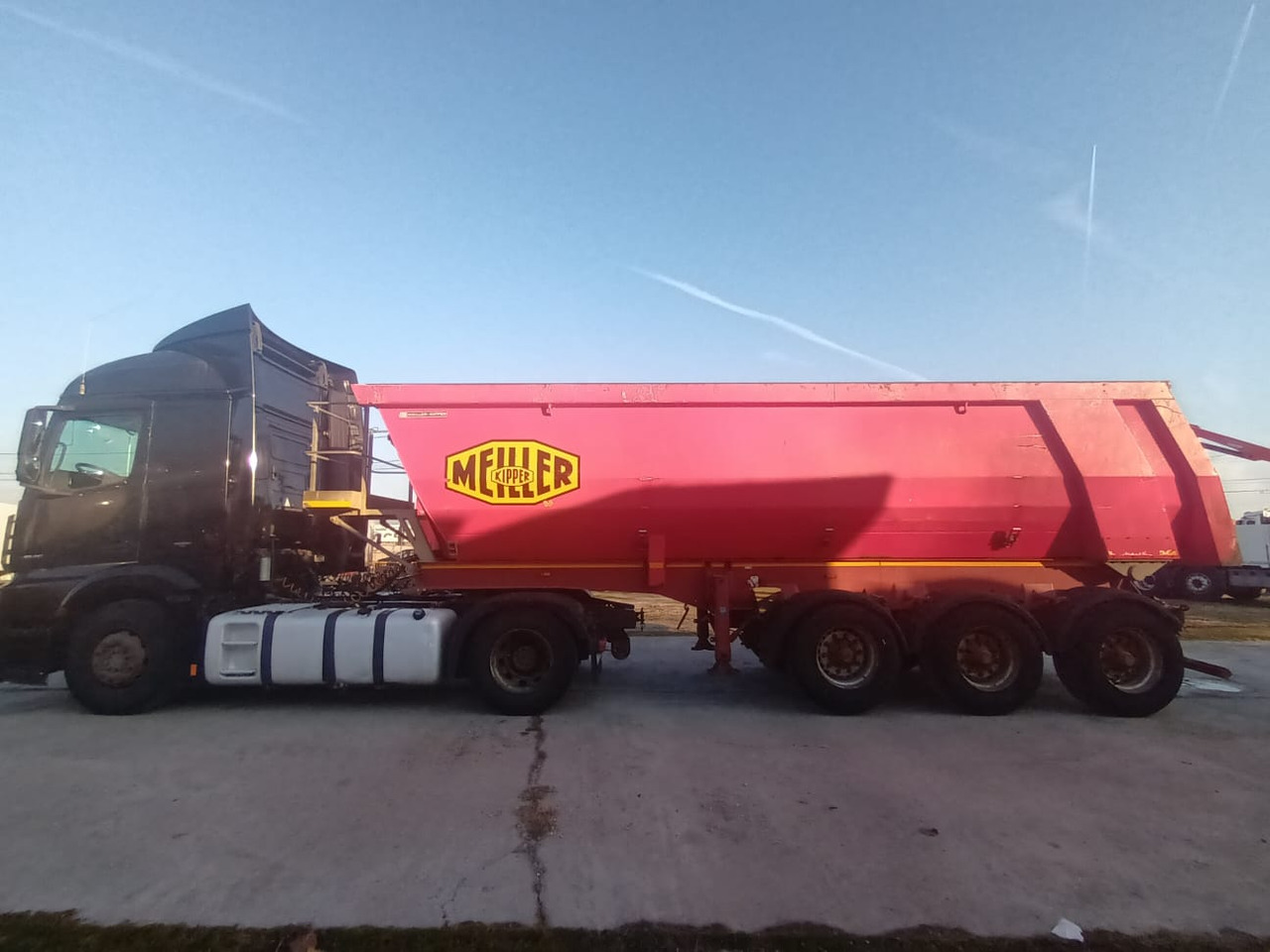 Tractor Head Mercedes-Benz Actros (2014) + Semi-trailer Tipper Meiller – Kipper (2004) - Tahač: obrázek 4 Tractor Head Mercedes-Benz Actros (2014) + Semi-trailer Tipper Meiller – Kipper (2004) - Tahač: obrázek 4